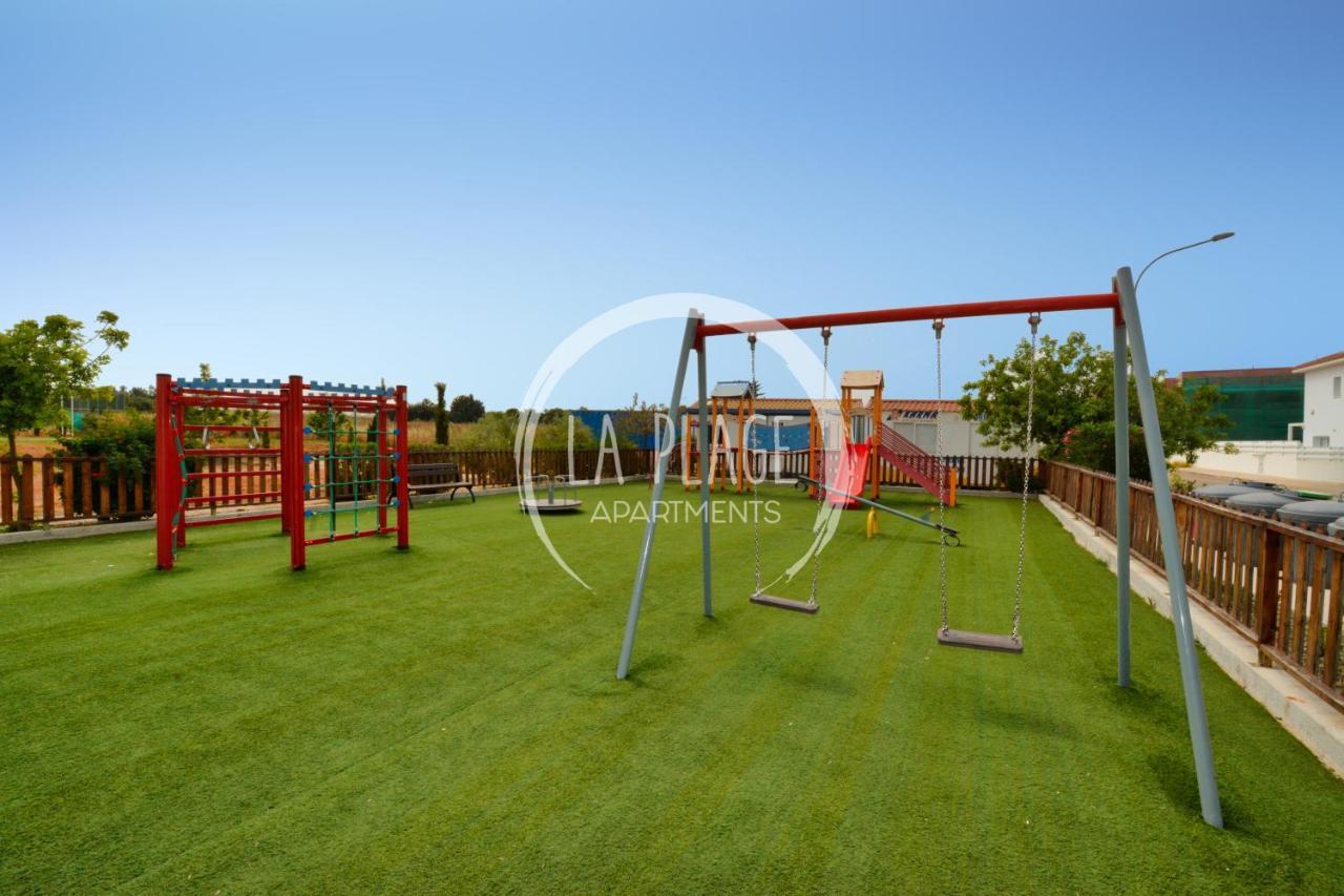 ♥ Sunny&Cozy Family Apartment ★ Walk To The Beach☼ Paralimni Buitenkant foto