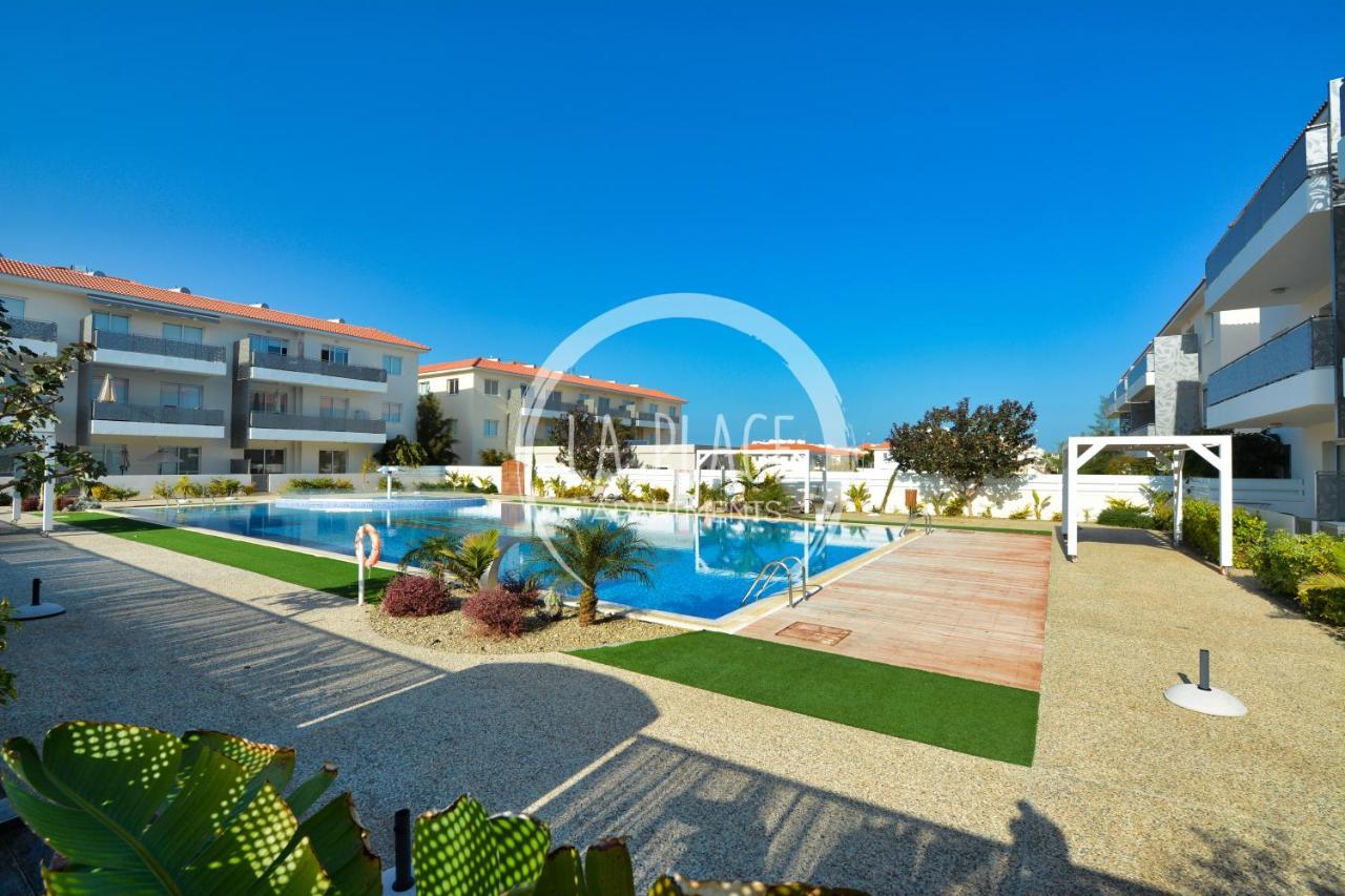 ♥ Sunny&Cozy Family Apartment ★ Walk To The Beach☼ Paralimni Buitenkant foto