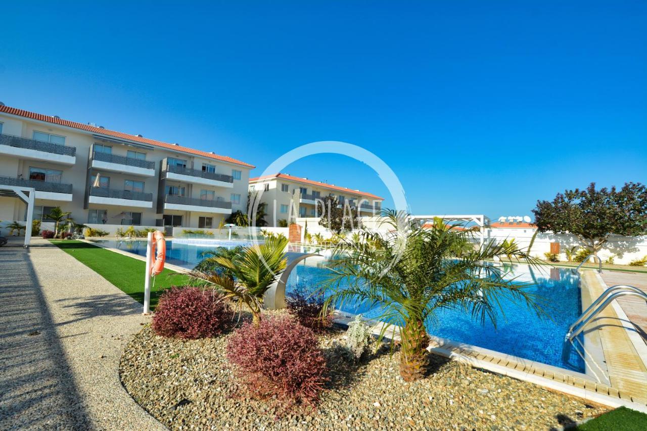 ♥ Sunny&Cozy Family Apartment ★ Walk To The Beach☼ Paralimni Buitenkant foto