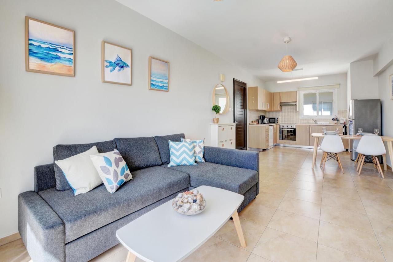 ♥ Sunny&Cozy Family Apartment ★ Walk To The Beach☼ Paralimni Buitenkant foto