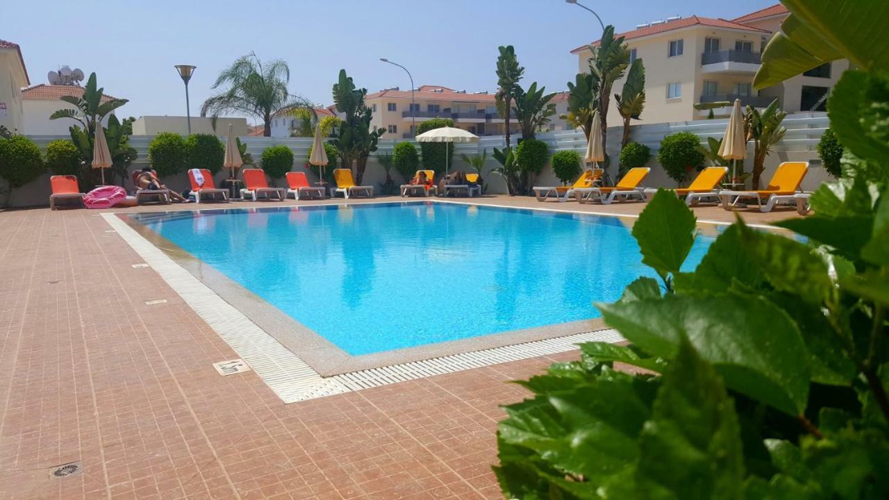 ♥ Sunny&Cozy Family Apartment ★ Walk To The Beach☼ Paralimni Buitenkant foto