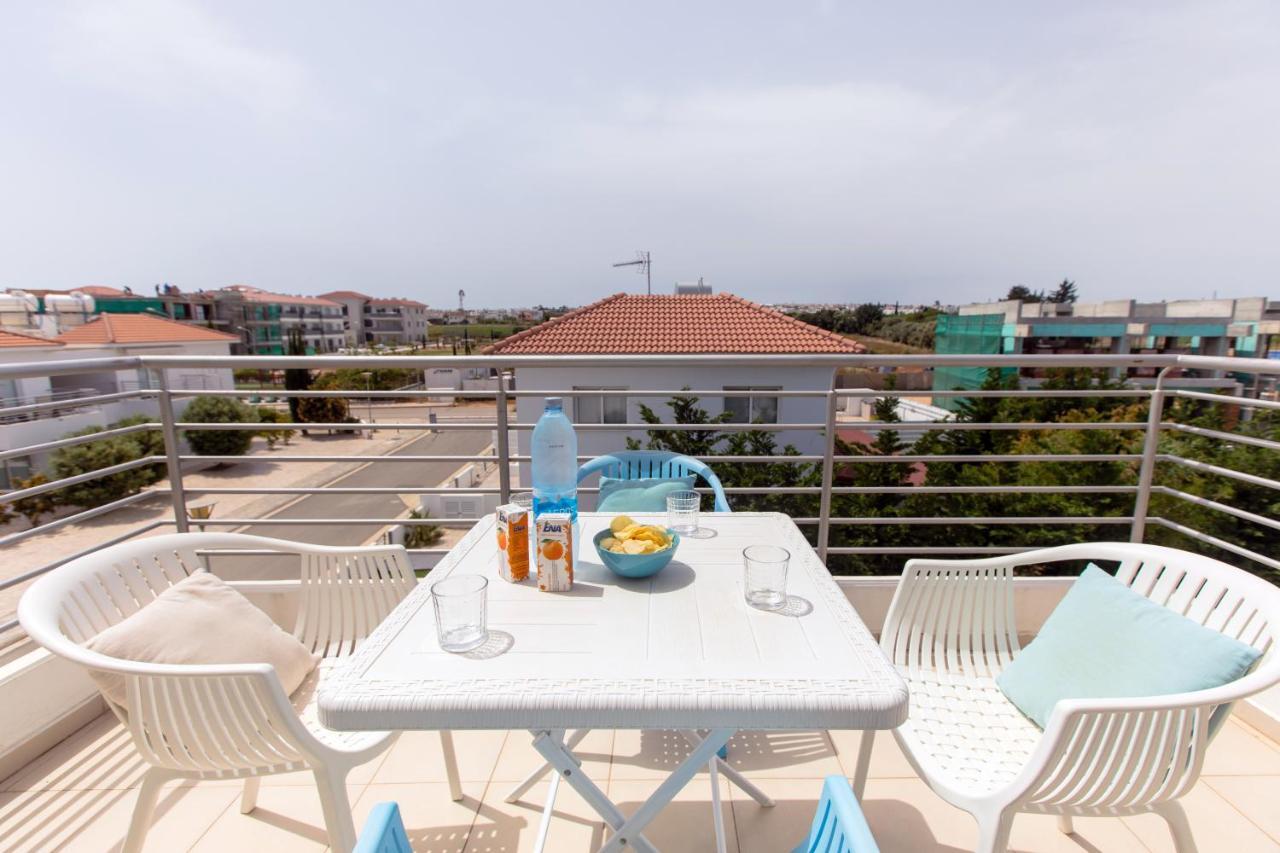 ♥ Sunny&Cozy Family Apartment ★ Walk To The Beach☼ Paralimni Buitenkant foto