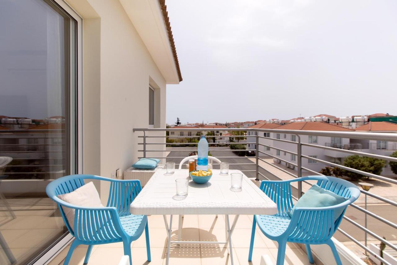 ♥ Sunny&Cozy Family Apartment ★ Walk To The Beach☼ Paralimni Buitenkant foto