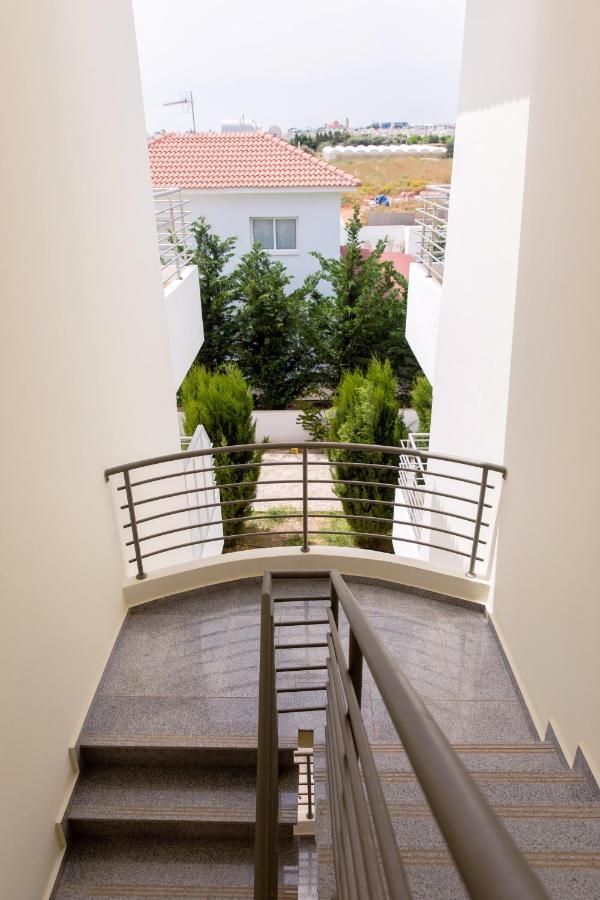 ♥ Sunny&Cozy Family Apartment ★ Walk To The Beach☼ Paralimni Buitenkant foto