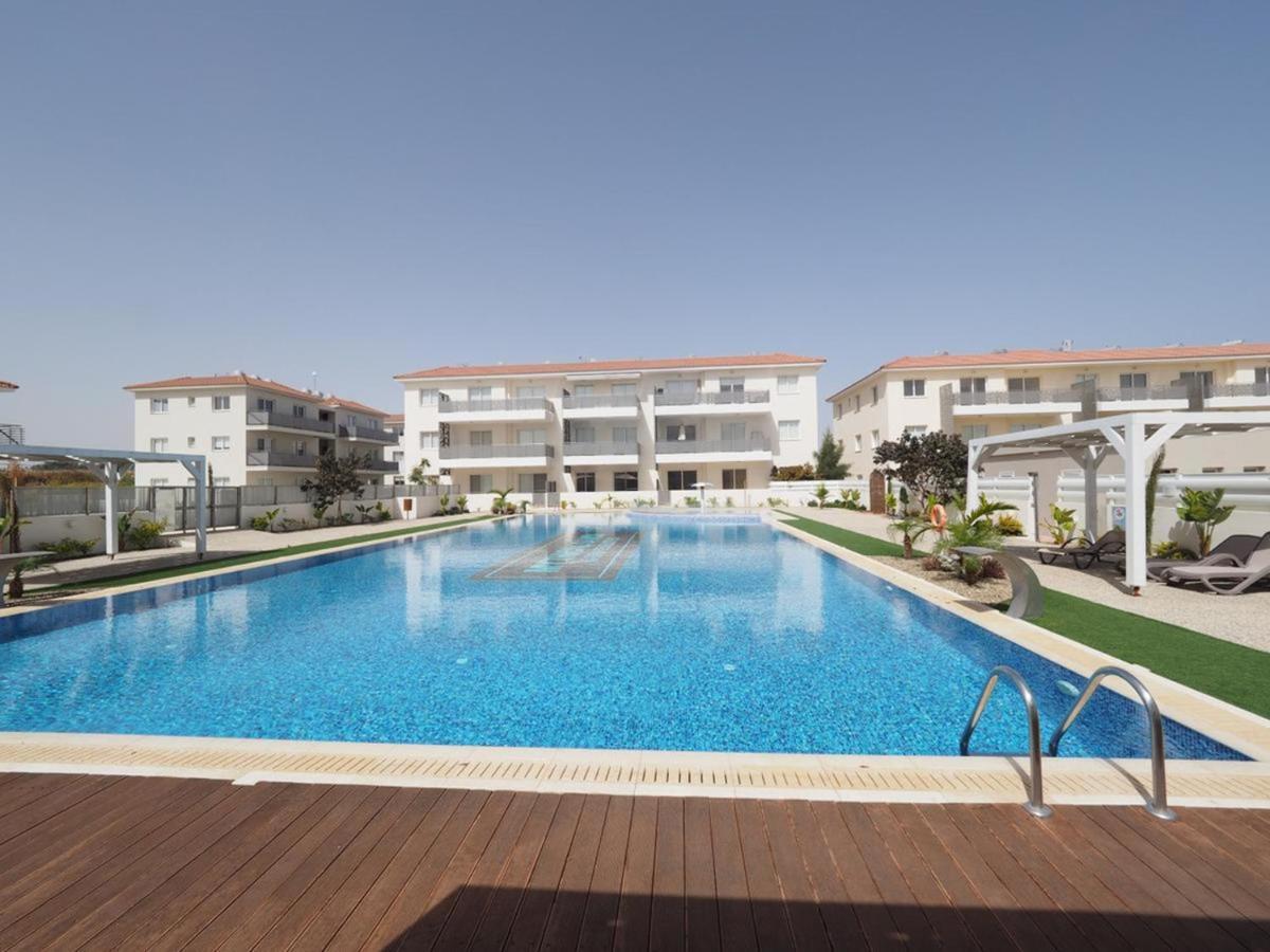 ♥ Sunny&Cozy Family Apartment ★ Walk To The Beach☼ Paralimni Buitenkant foto